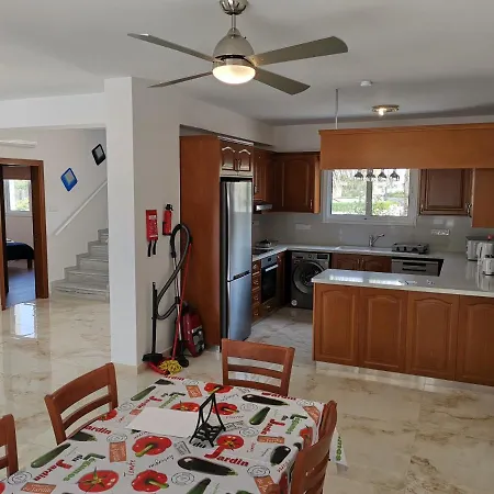 Villa7 Sea Breeze * بافوس